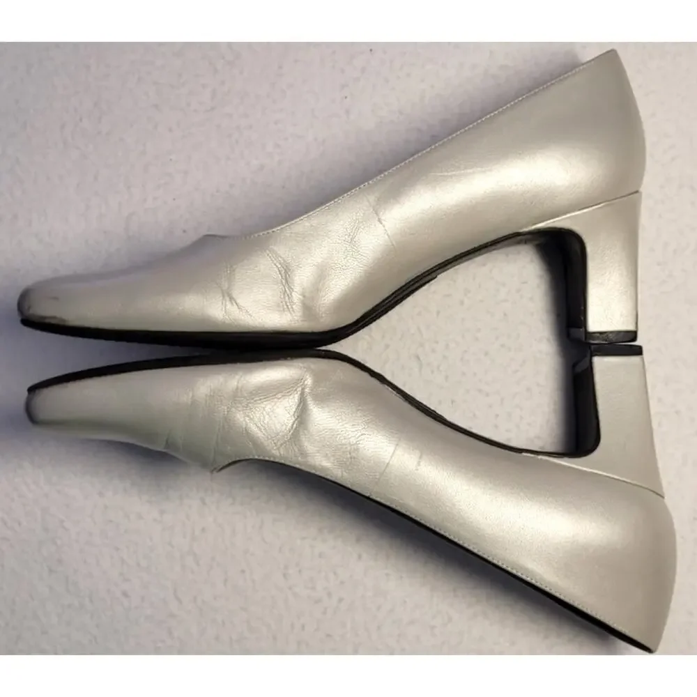 Easy Spirit Womens Silver Comfort Block Heels Pumps Fawn 7.5 B Anti Gravity